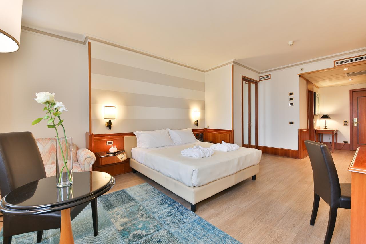 Hotel Leon D'Oro Verona Esterno foto