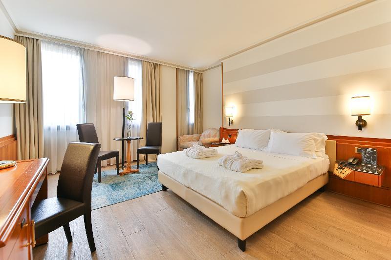 Hotel Leon D'Oro Verona Esterno foto